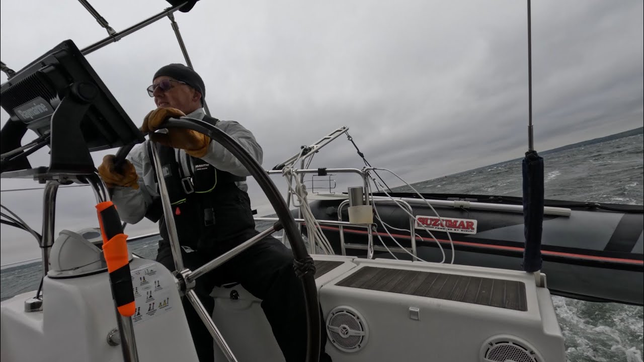 Vi seglar till Öland - hårda vindar vi broachar i 18m/s