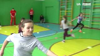 Жіноча команда БК "Рівне" проводить у школах відкриті уроки Жіноча команда БК "Рівне" проводить у школах відкриті уроки