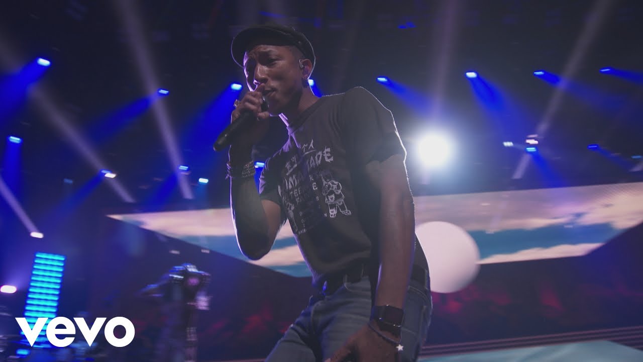 Pharrell Williams - Frontin' (Live from Apple Music Festival, London, 2015) Pharrell Williams - Frontin' (Live from Apple Music Festival, London, 2015)