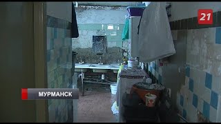 В Мурманске на улице Полярные Зори, 11 разваливается общежитие