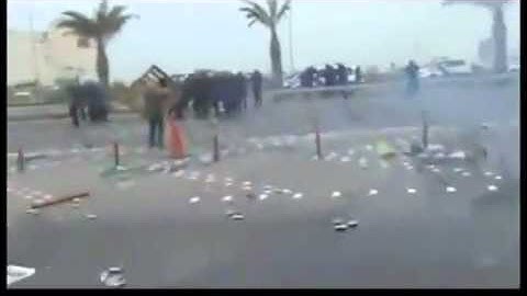 Rioting rebels shiites of Bahrain.flv