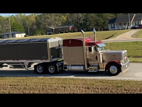 Peterbilt 379 Nice Jakes and Loud Pipe - YouTube