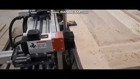 Máy làm ổ khóa cửa là 1 loại máy cnc giúp khoan ổ khóa và bản lề