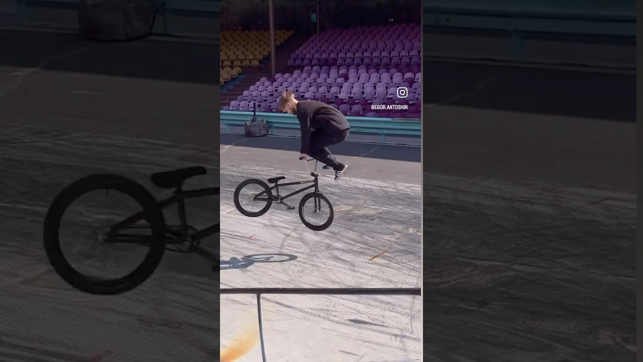 Egor antoshin 360 whip in flat.             #bmw #skate #failbmx #bestbmx