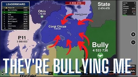 Surviving 6 Players Attacking Me at Once - Territorial IO