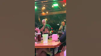 Steve Perry Surprises Journey Tribute Band in Cancun!!! 🤯🤩 "Don't Stop Believing"