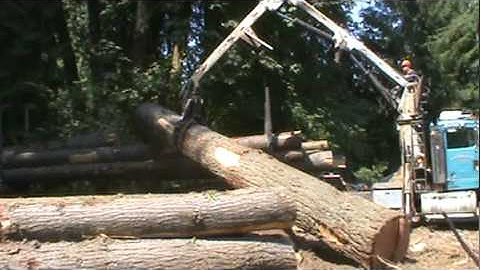 Kenworth T800  Self loading logging truck