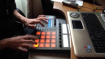 Bass kleph- Less is more maschine cover