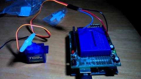 Arduino with Turnigy TG9e servo