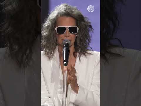 Emocionante Apresentação de Simone, Cazuza Vivo No Palco