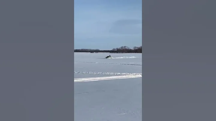 Carving #snowmobiles #snow #polaris #loud #100subscribers #ggb #fun
