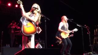 Maddie & Tae - Boomerang 10/17/2015