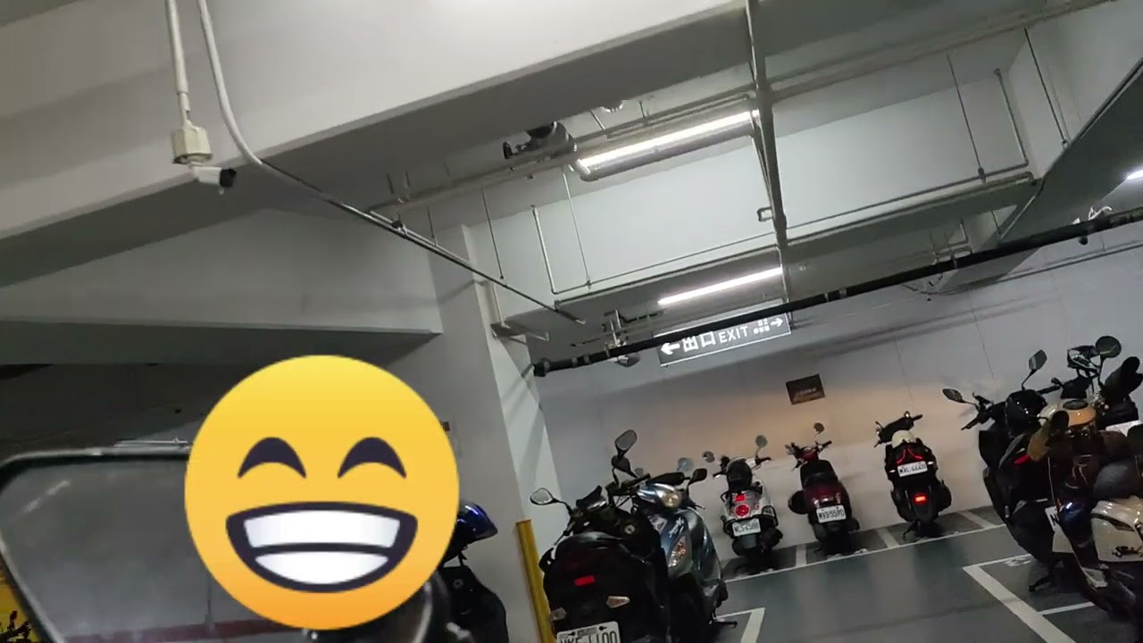 遠東百貨 信義A13停車場 機車停車動線/停車費 FEDS Xinyi A13 Parking Lot （機車1小時20元/每日最高收費100元）#信義區百貨停車場