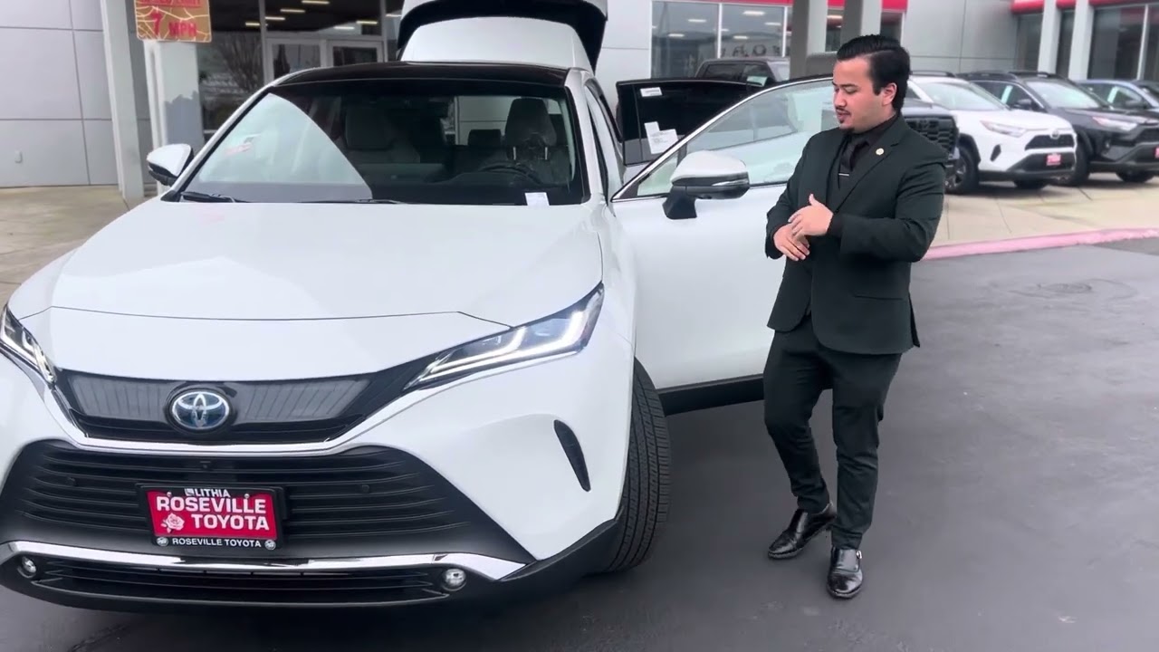 2024 Toyota Venza - Roseville Toyota (Farshad Baligh)