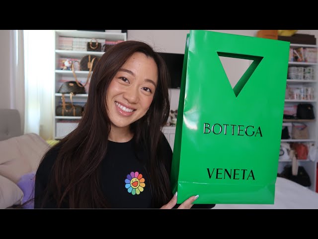 Unboxing and what fits in my bag/BOTTEGA VENETA mini loop bag 