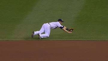 CLE@MIN: Dozier makes diving play to end the frame