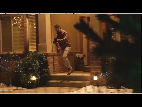 violin-christmas-carol-prank-(doorbell-ditching)