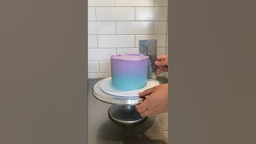 Random thoughts while I cover a cake in ombre buttercream 🥰