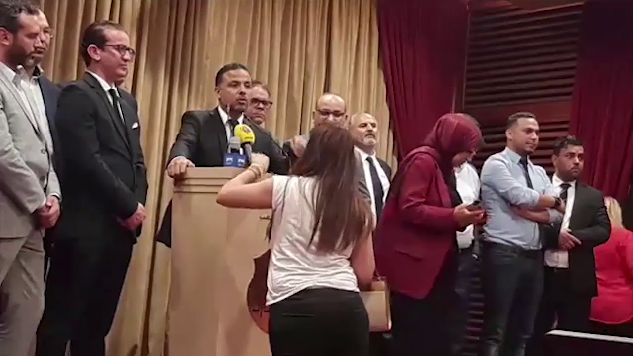 صحفيون ينسحبون من ندوة صحفية بسبب ما اعتبروه تحريضا من سيف الدين مخلوف على مراسلي العربية وسكاي نيوز