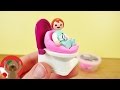 粘土でプレイモービルの子供の人形用のトイレの補助便座を作る方法