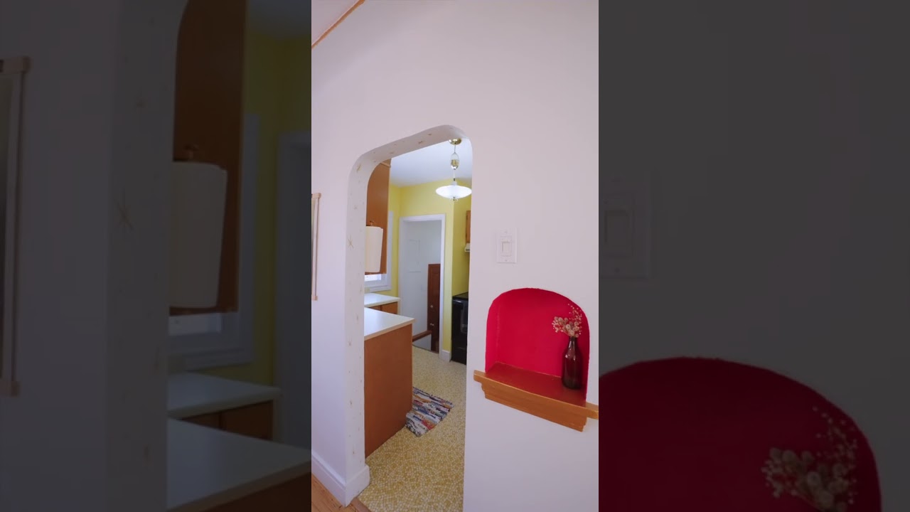 müve team listing: 9852 86 Avenue, Edmonton, AB