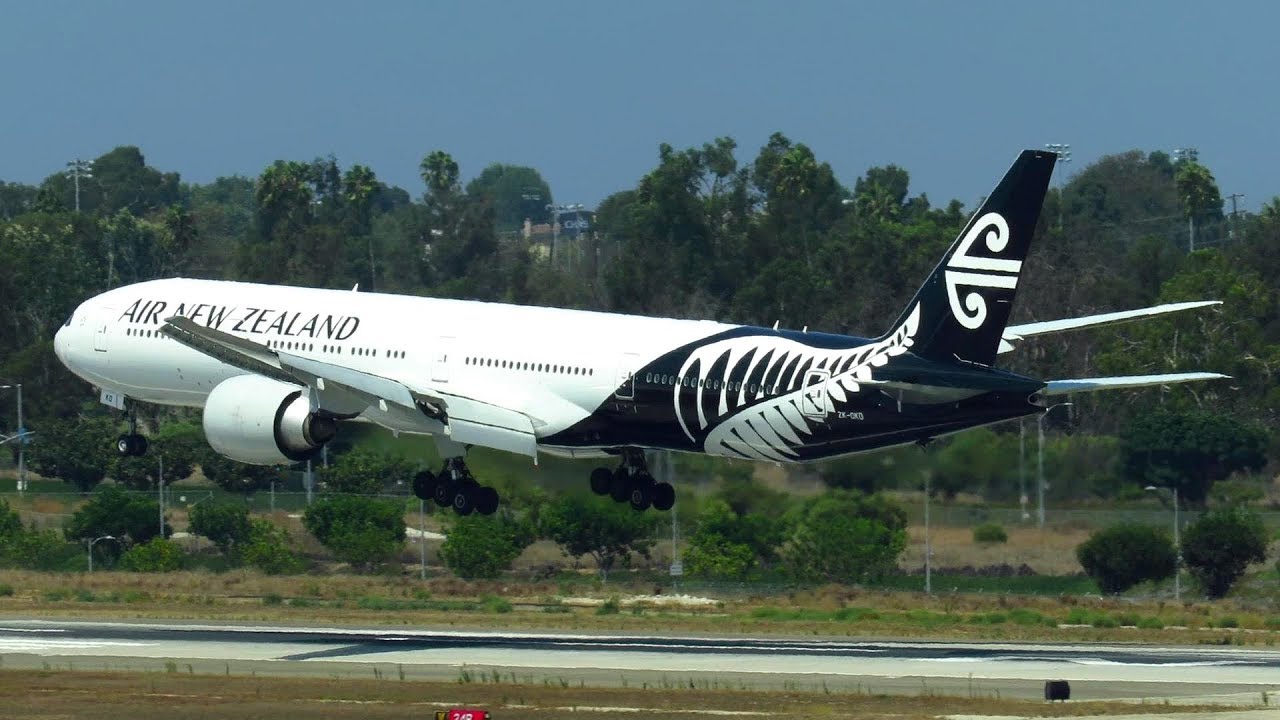 Air New Zealand Boeing 777-300ER [ZK-OKO] Landing at Los Angeles Intl ...