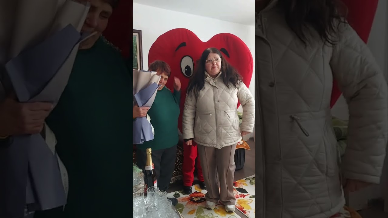 La multi ani! Surpriza de la copii și nepoti. Fiica a venit din Spania special de ziua mamei 