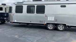Quick Video - Preowned 2018 Airstream Classic 30RB - Queen Bed by Ciarra B 215 views 2 years ago 4 minutes, 12 seconds
