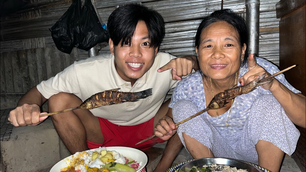 Fish Roasting And Mukbang With Mom