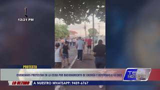 Ciudadanos protestan en La Ceiba por racionamiento de energía y reformas a la ENEE.