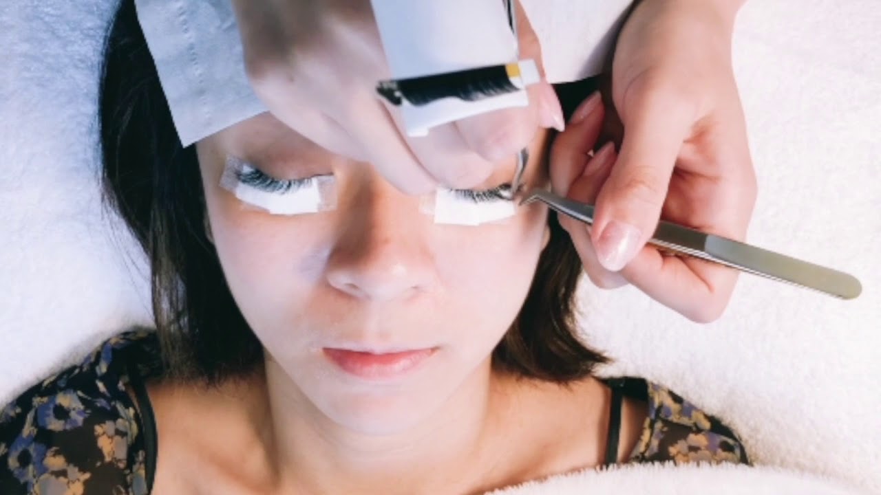 EYE DESIGN: Airy volume lash