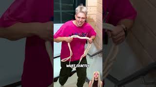 Bi̇ri̇ Bana Çok Sert Şaka Yapiyor