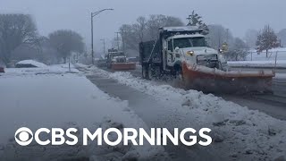 Nor'easter brings heavy snow, causes power outages and travel disruptions