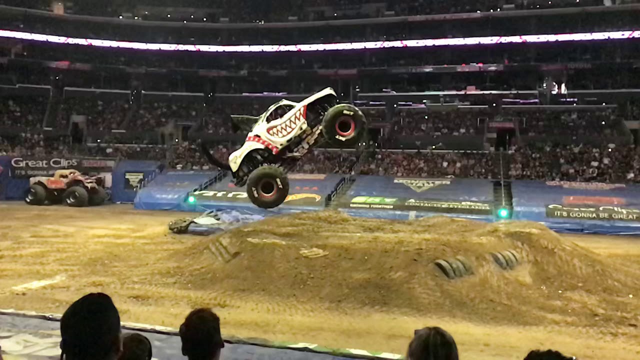 Monster Jam 2018 Staples Center Monster Mutt Dalmation YouTube