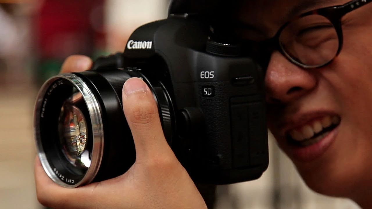 Zeiss 85mm Ze 85mm F 1 4 Review Feat Canon 85mm F 1 2l Youtube