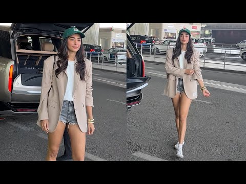 Pooja Hegde Spotted At Airport