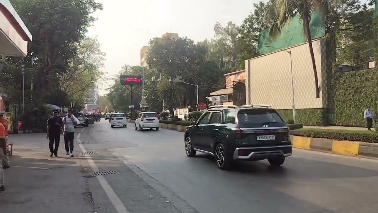 Roads of the Earth - Juhu Tara Road (Part 1), Juhu, Mumbai, India