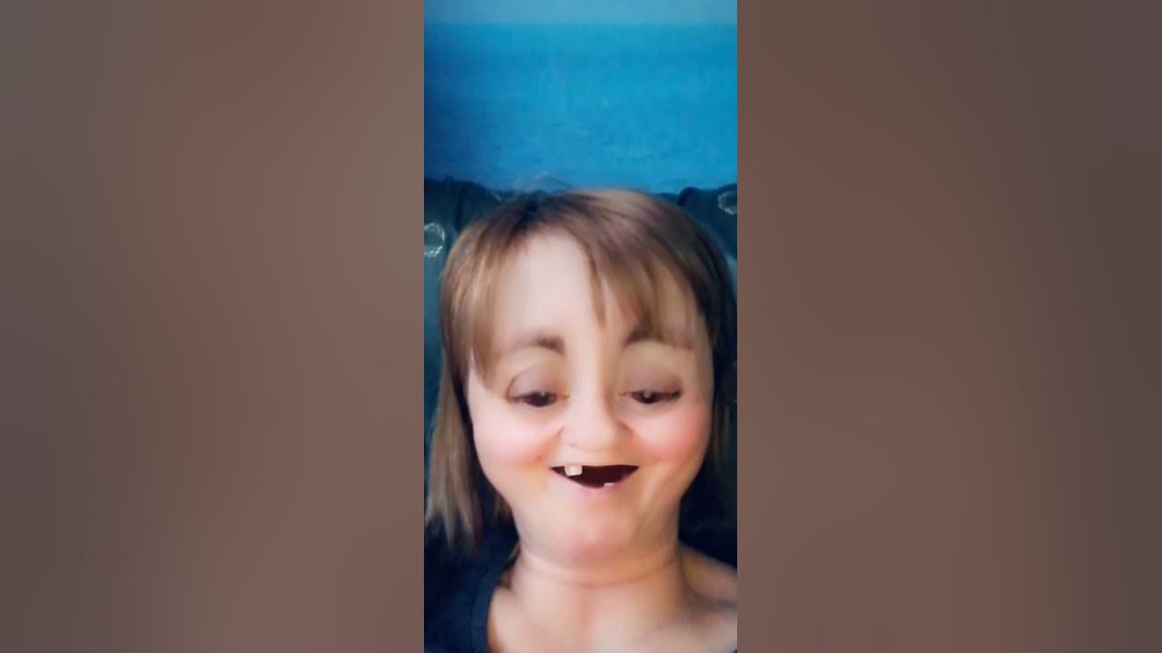 Смешная бабка😀😀😉 - YouTube