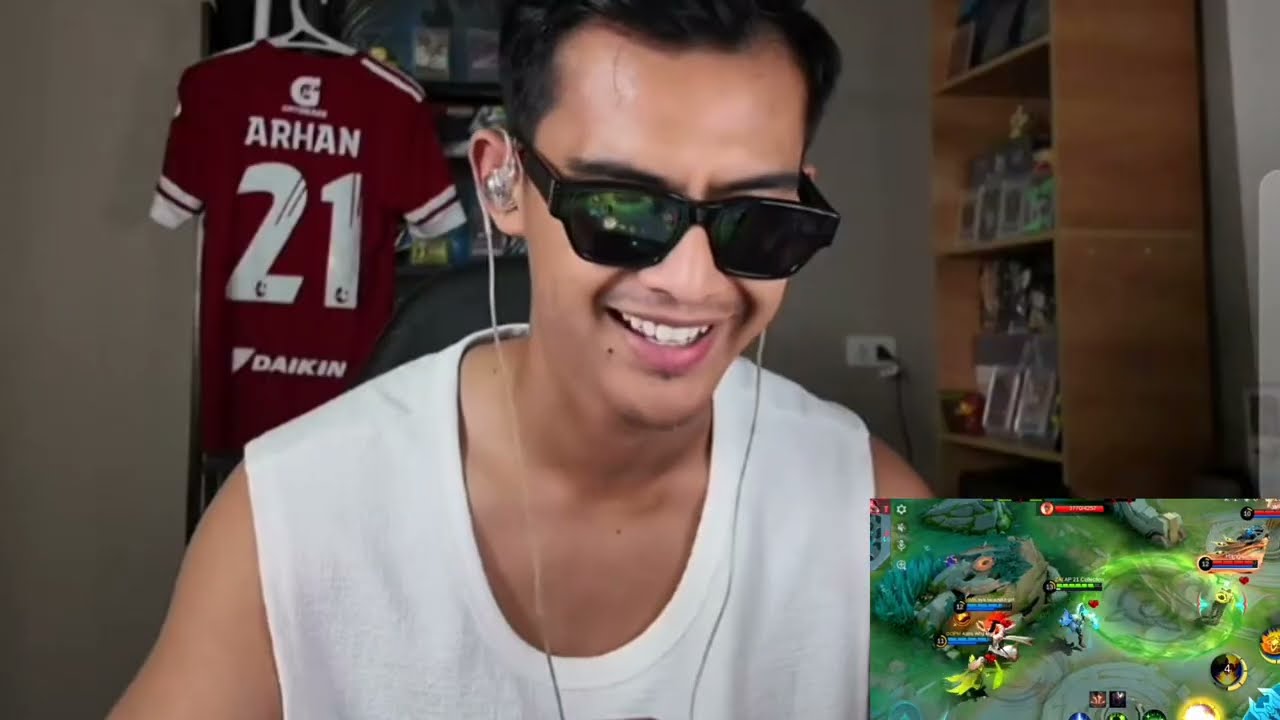 Tampil Nyentrik❗ Pratama Arhan Bikin Heboh Saat Mabar Mobile Legend