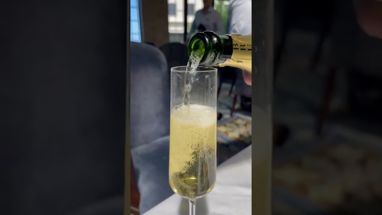 A Champagne Pour - The Circle Sunday Brunch