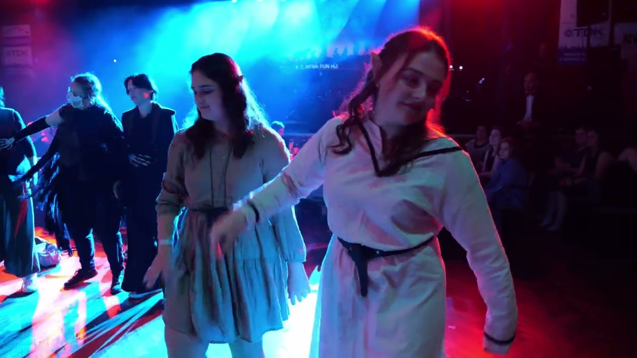 Maturitní ples Gymnázia Zábřeh 2024-předtančení třídy 4.A a 8.A