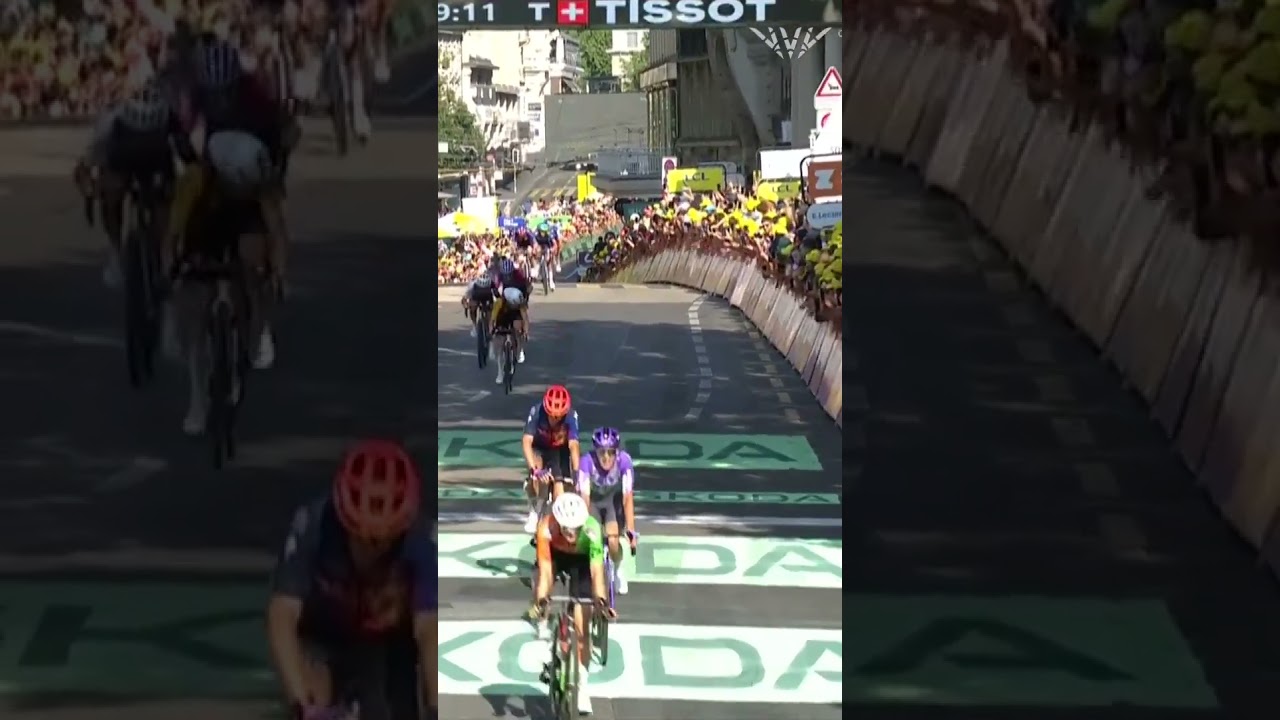 BOOM! 🚀 Lorena Wiebes wins and takes the yellow jersey in Lausanne after an epic first stage 🔥🔥