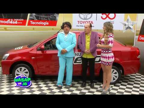 Gabriela Serpa luciendo un vestido apretado