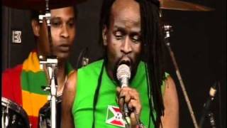 Download Lagu JAMPARA AND THE BATALION \u0026 THE BURUNDI DRUMMERS.MANO MUNDO,BELGIE. MP3