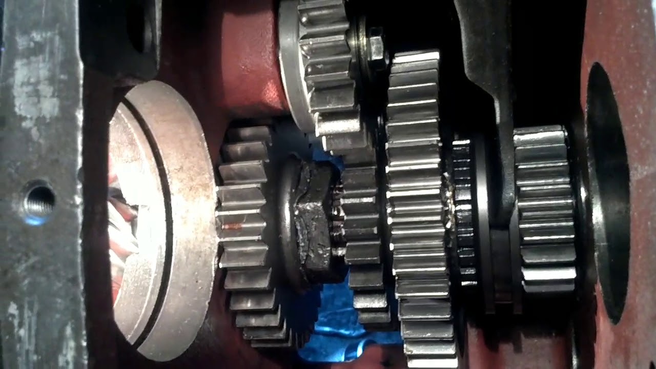 Desmontagem da caixa de macha do trator TL 75 parte 2