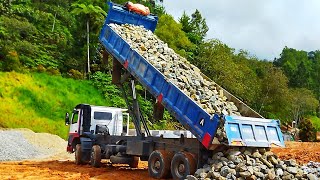 Long Dumptruck 12 Tyre Dumping Dump Stone 6x9