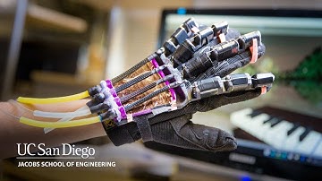 A glove powered by soft robotics to interact with virtual reality environments