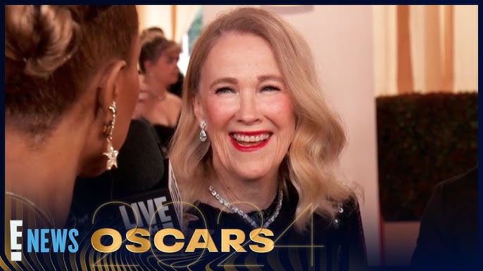 Catherine O Hara Reveals How Schitt S Creek S Moira Rose Would React To Beetlejuice