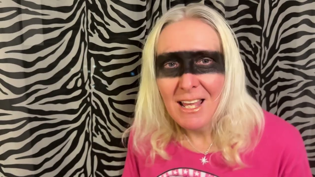 Watch Gypsy Pistoleros  Official  " I'm In Love With Myself " fan-fuelled, tongue-in-cheek freak-out video on YouTube