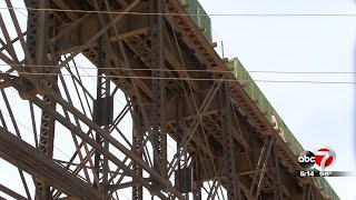 Near miss caught on camera as migrants cross on train tracks near Mt. Cristo Rey